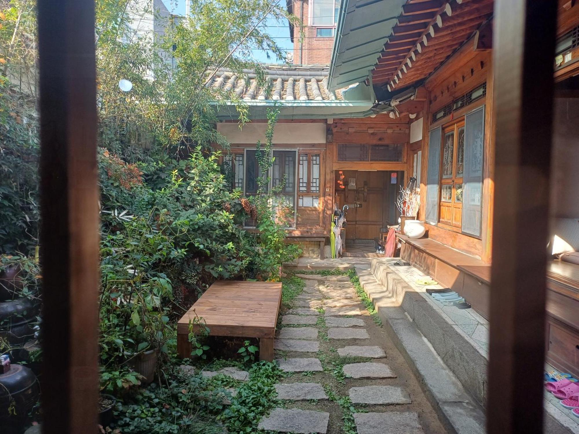 Gongsimga Hanok Guesthouse Сеул Экстерьер фото