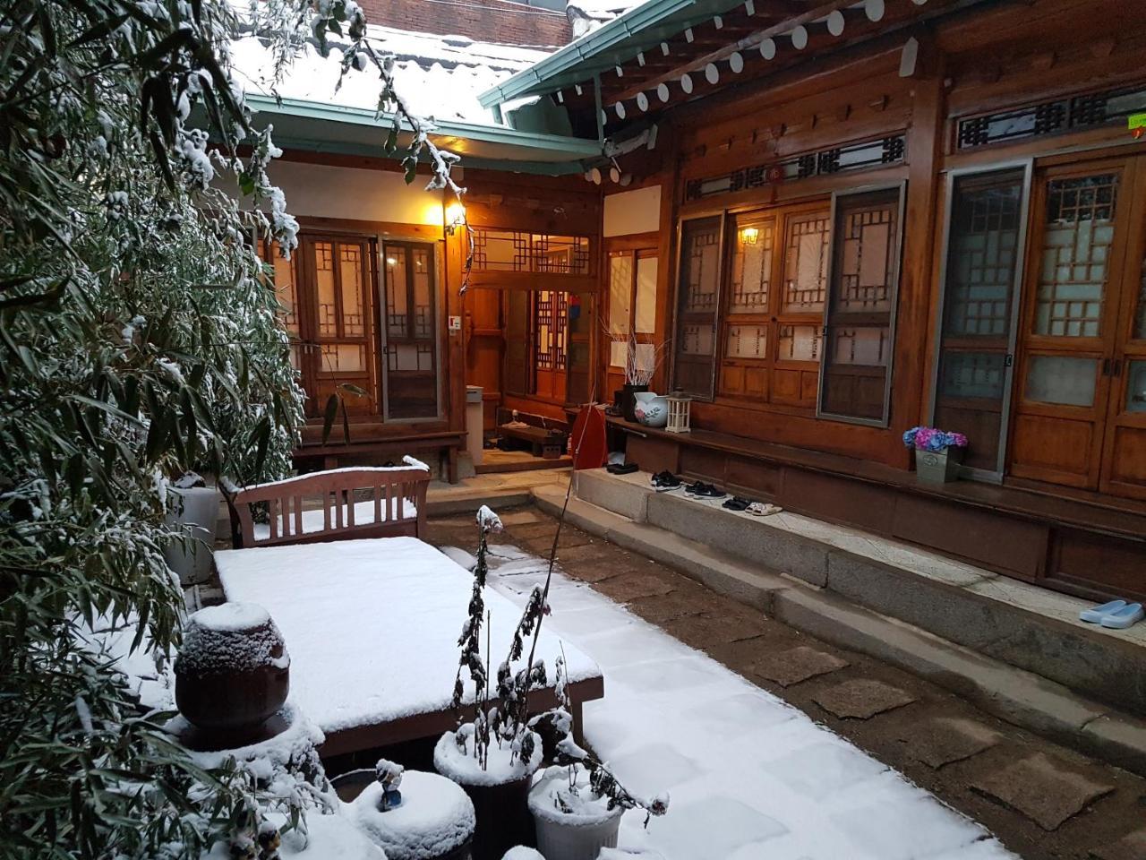 Gongsimga Hanok Guesthouse Сеул Экстерьер фото