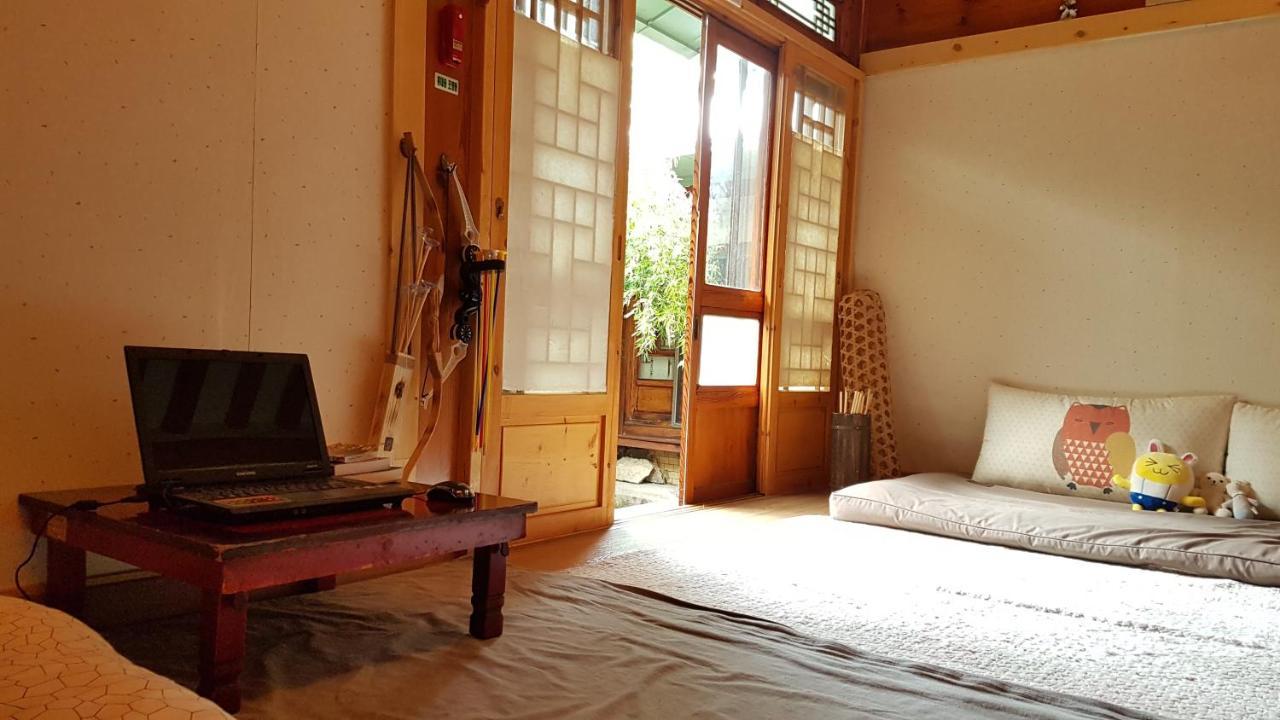 Gongsimga Hanok Guesthouse Сеул Экстерьер фото